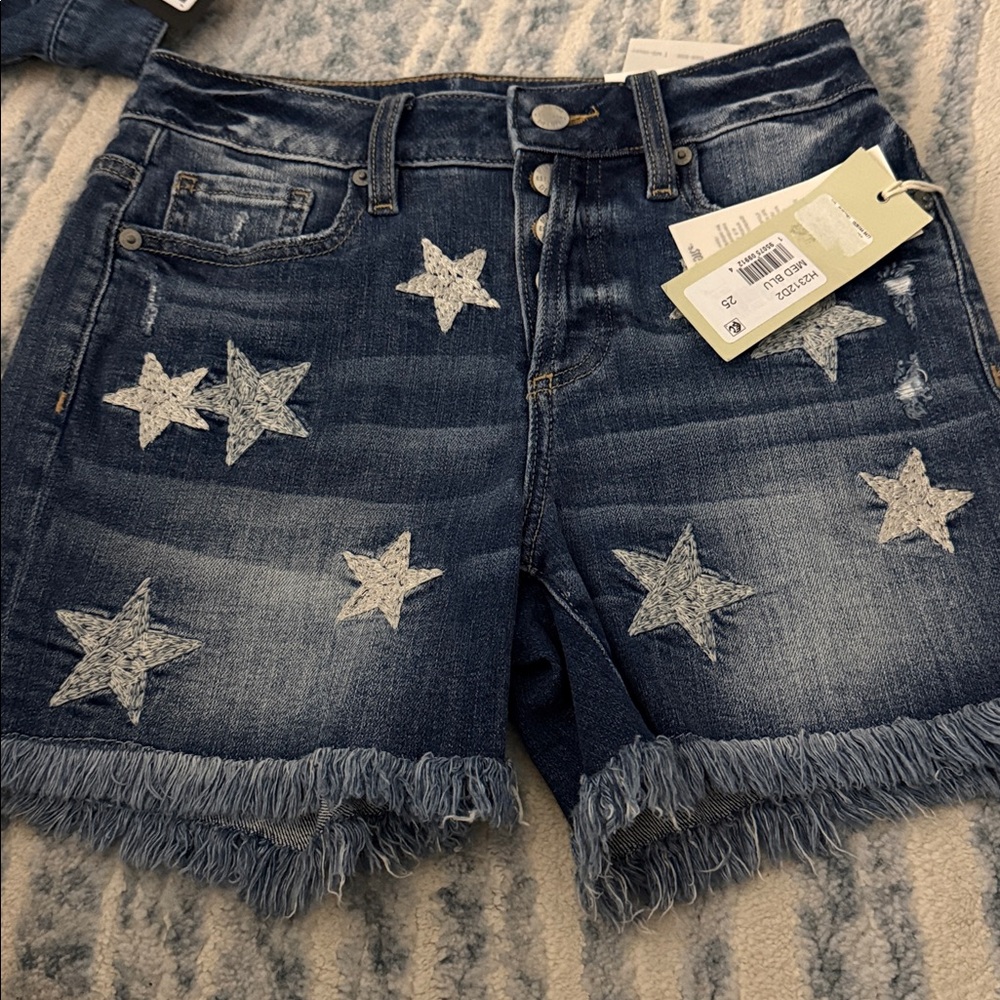 NWT Miss Me Blue Denim Star-Patterned Shorts Size 25 - Picture 3 of 6